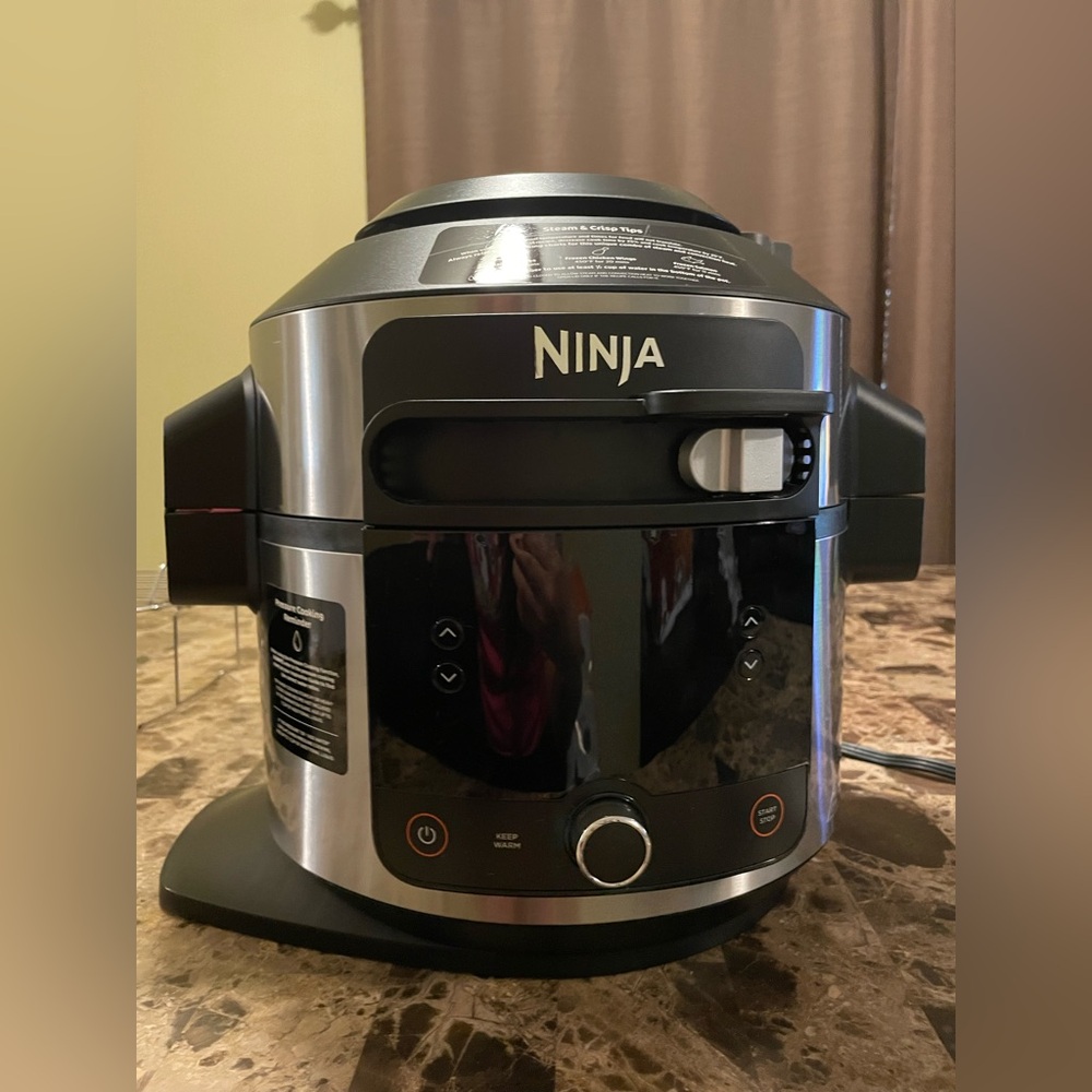 Ninja Foodi 14-in-1 6.5-Quart Pressure Cooker Steam Fryer with SmartLid - OL501A